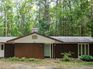 209 N Valley Rd, Pelham, MA 01002