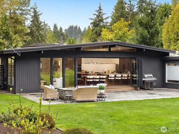 17061 10th Avenue NW, Shoreline, WA 98177