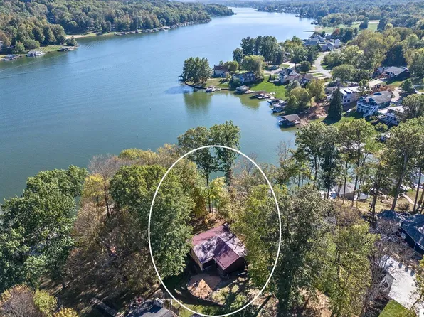 745 Valleywood Heights Dr, Howard, OH 43028