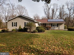 32 Crown Rd, Ewing, NJ 08638