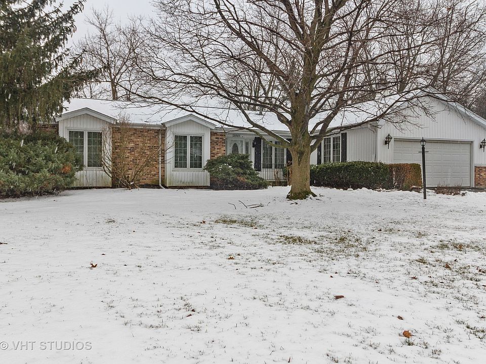 1st image of 20945 Cambridge Ln