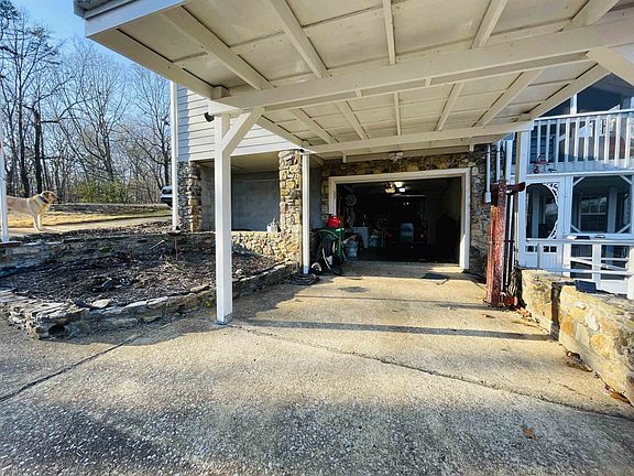 3rd image of 1485 Holiday Hills Ln