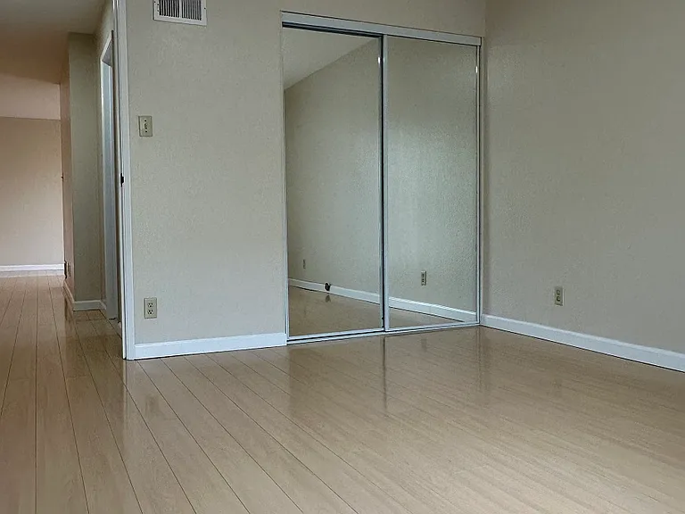378 Richmond Dr #4 — Photo 10