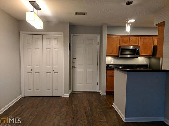 5th image of 2113 Pine Heights Dr NE