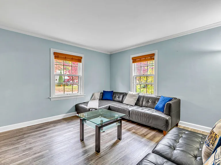 124 Oak Knolls Ave — Photo 10