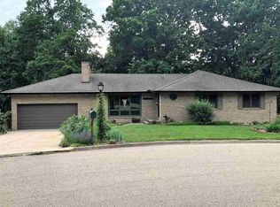 104 Hemlock Ter, Canton, IL 61520