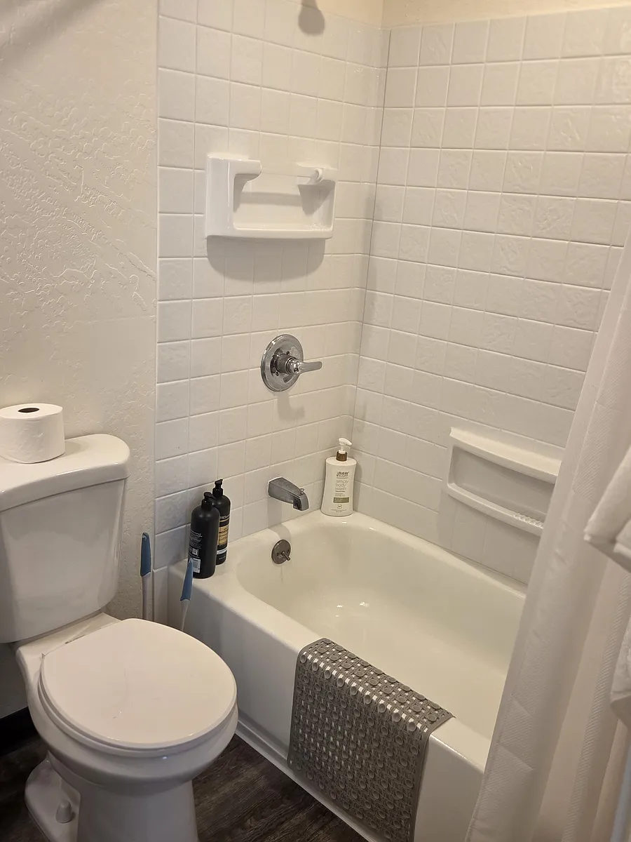 Building Photo - 316 E Flaming Gorge Way #205