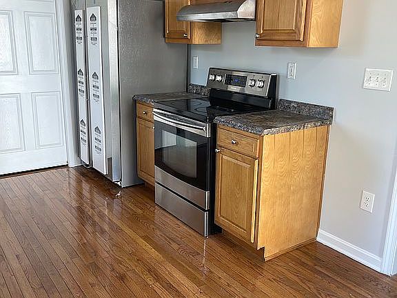 2nd image of 2900 Cardwell Ln