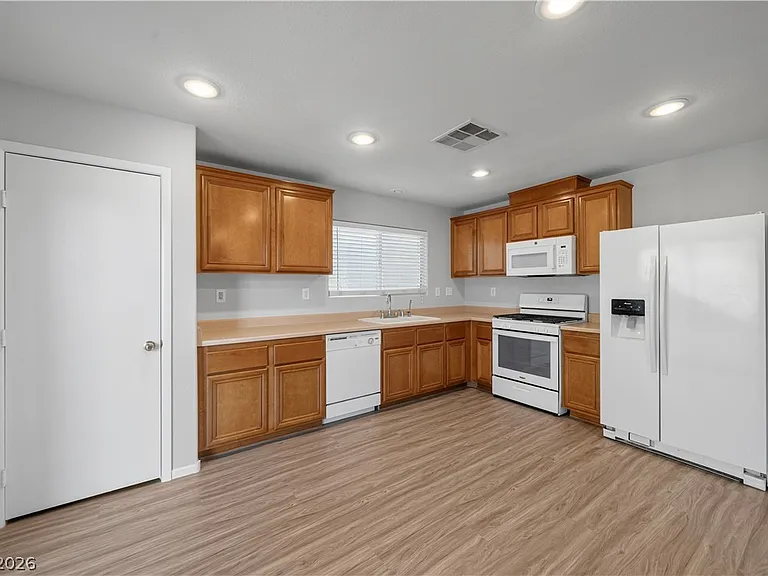 9021 Spirit Canyon Ave — Photo 8