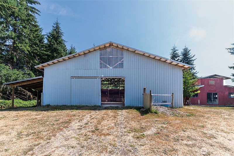 3rd image of 20648 Backman Road SW
