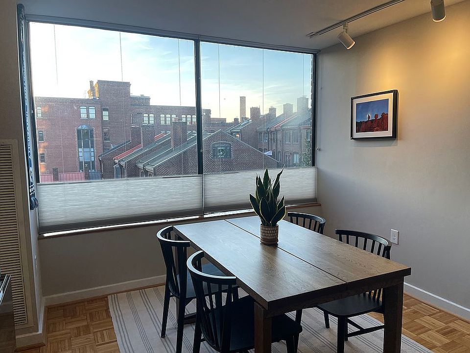 Dining Area (Furnished)