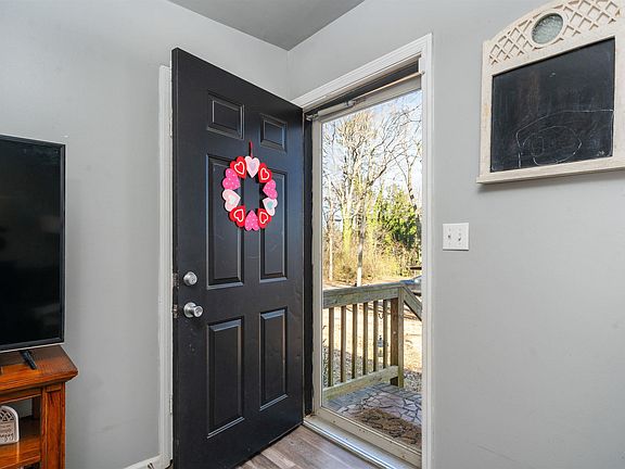 5th image of 3030 Debra Dr