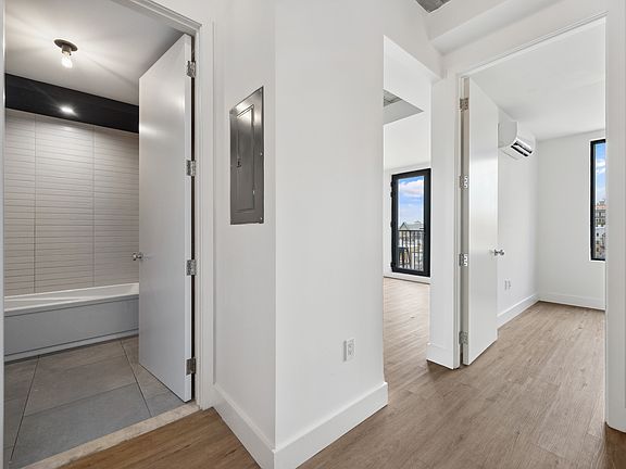 5th image of 815 Flatbush Ave #414