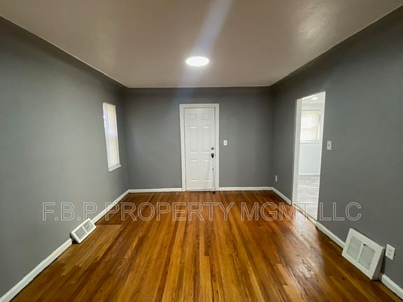 4th image of 14914 Marlowe St