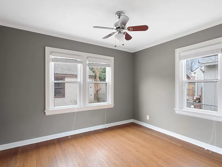 437 E 70th Ter — Photo 11