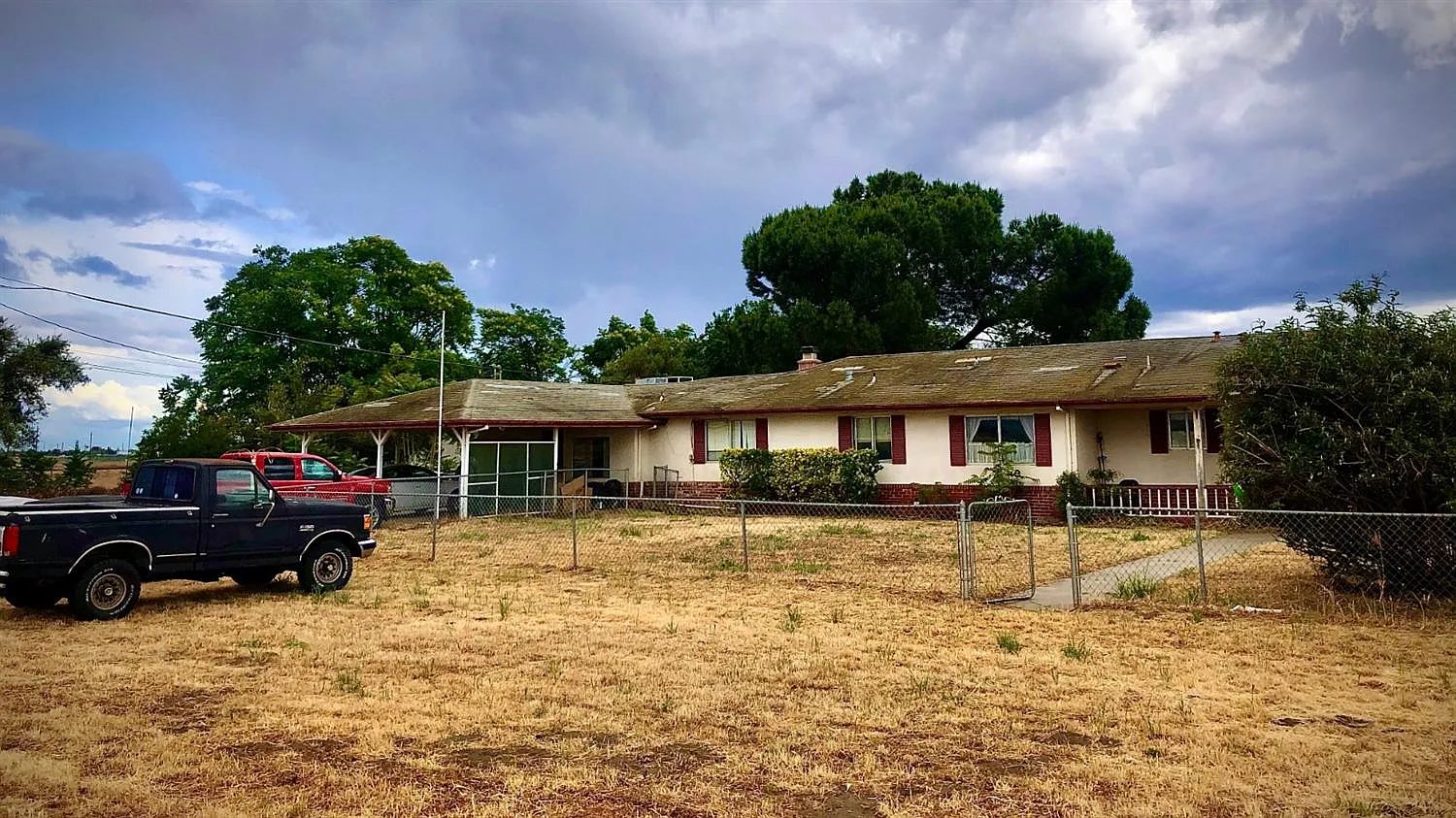 718 Yettner Rd photo 1