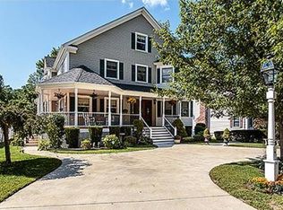 4 Akeson Rd, Woburn, MA 01801