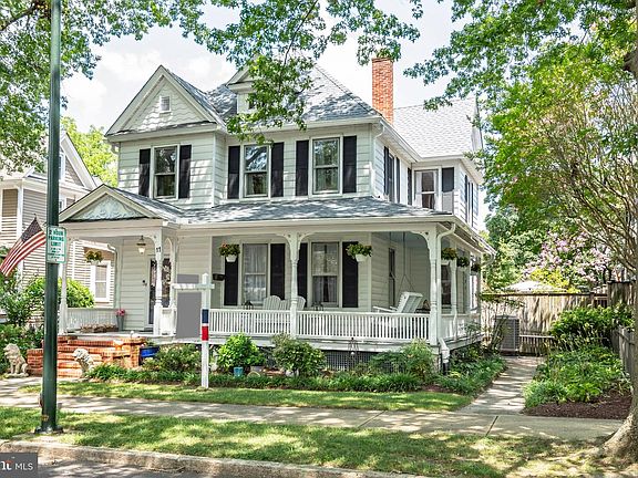 2nd image of 11 Brookletts Ave
