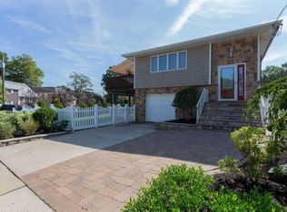 418 Adeline St, Oceanside, NY 11572