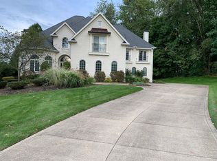 4771 Autumn Leaves Dr, Akron, OH