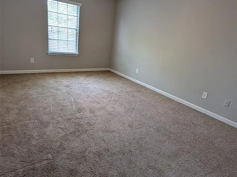 7661 Fallbrook Dr #7661 — Photo 6