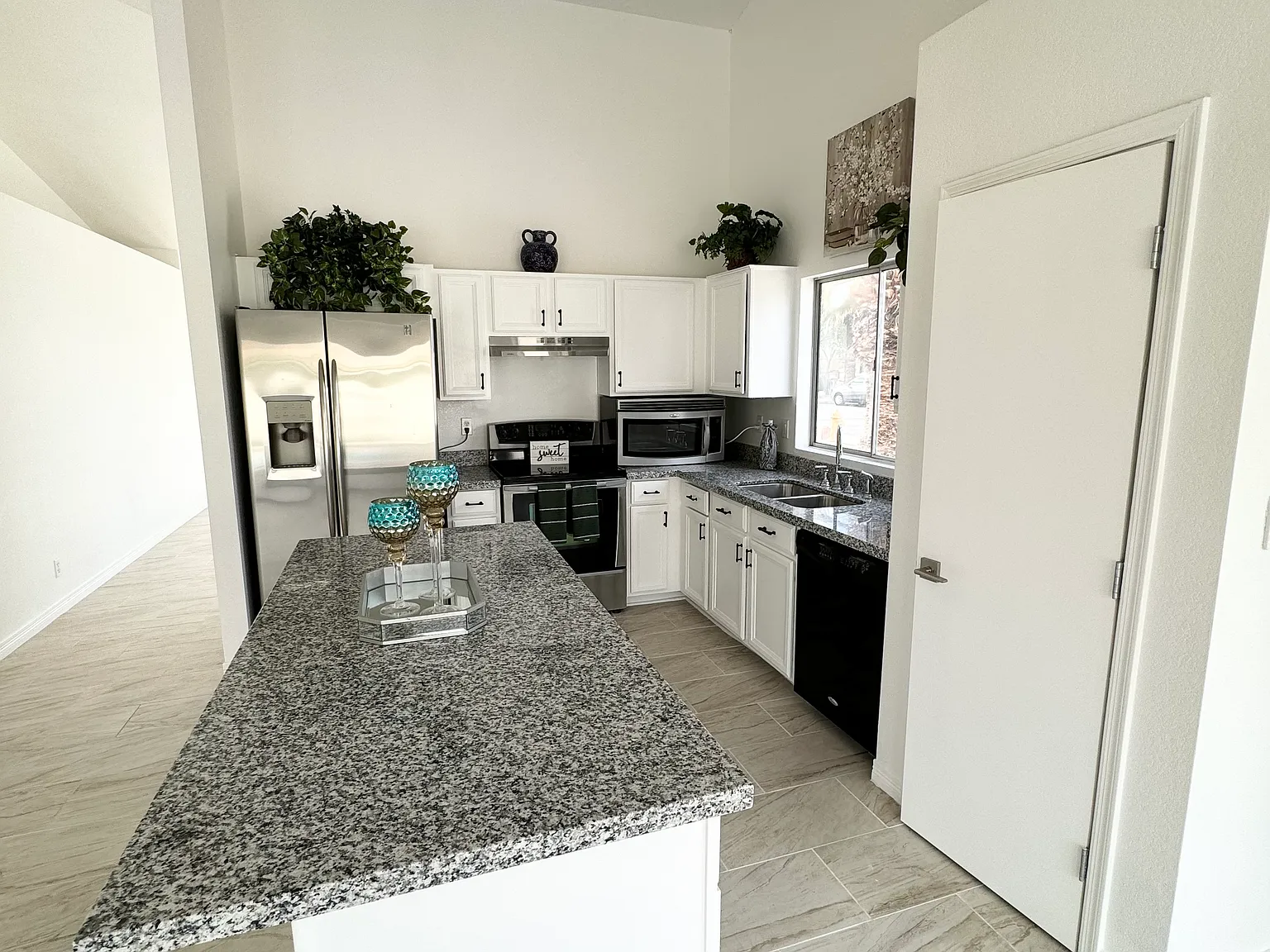 4 bed, 1653 sqft, $2,850 — Photo 4