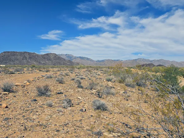 208-21-374 Lorton Rd, Yucca, AZ 86438