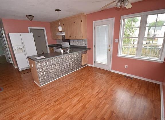 2nd image of 13718 Village View Dr