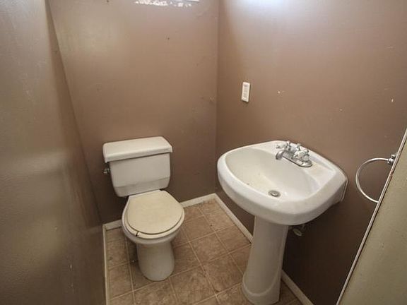 4th image of 230 Spruce St