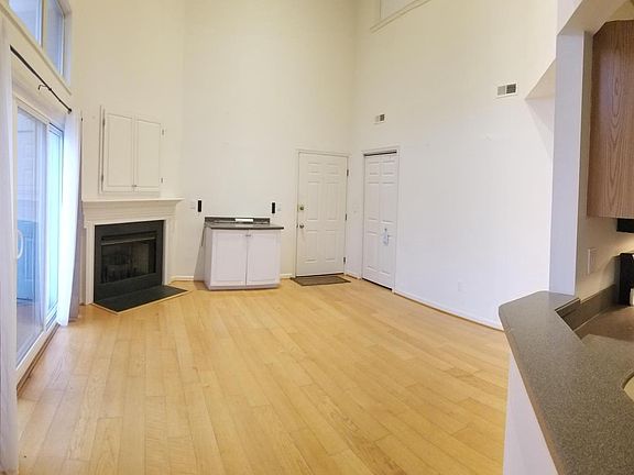 4th image of 640 Oakland Hills Dr #B3
