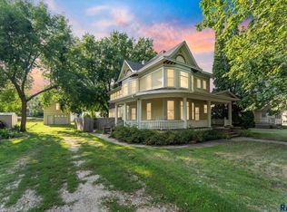 105 S Carroll St, Rock Rapids, IA 51246