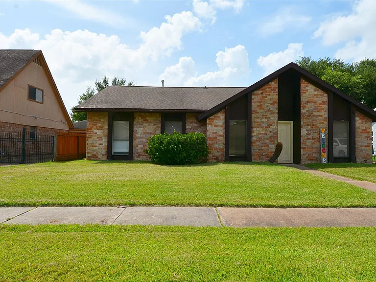 10127 Sagegate Dr — Photo 2