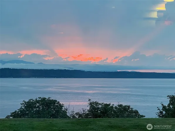 31 Pine Street #102, Edmonds, WA 98020