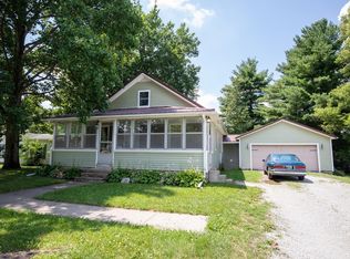 517 N Broadway St, Mentone, IN