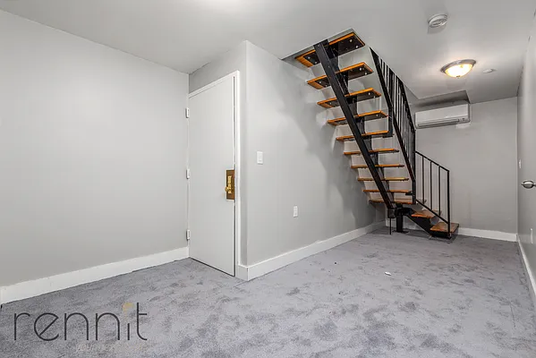 Rented by Rennit Inc. | media 21