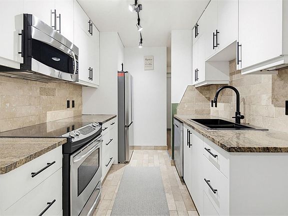 3rd image of 2520 Wark St #209