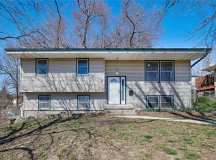 2432 Richmond Ave, Des Moines, IA 50317