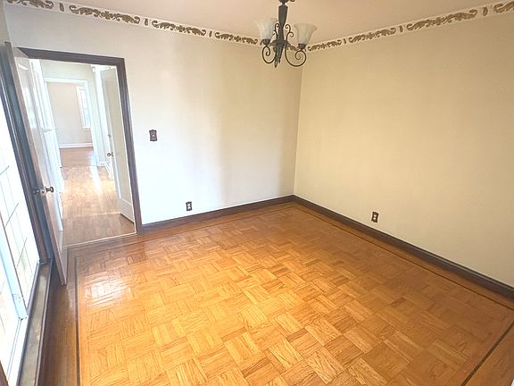 4th image of 258 Templeton Ave
