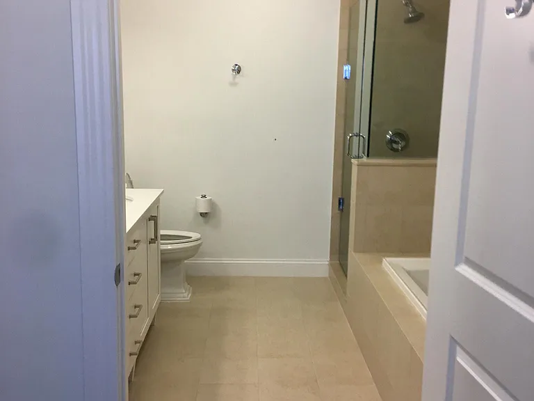 10 Byron Pl #304 — Photo 14