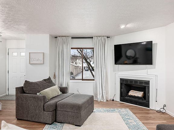 3rd image of 1946 Rockdale Dr #57