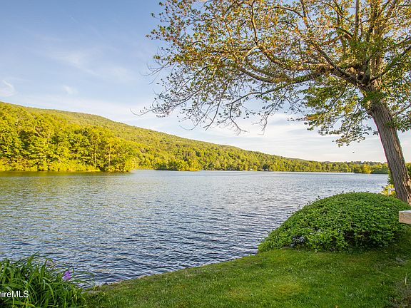 3rd image of 120 Willow Cove Rd