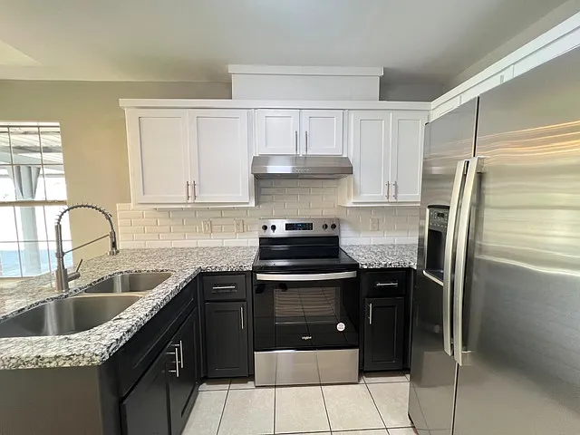 2207 West Candlelight Lane - 2 — Photo 4