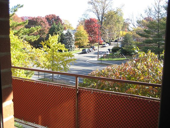 2nd image of 3100 Commonwealth Ave APT 201