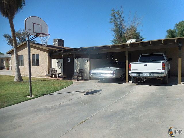 1st image of 1724 Smoketree Dr