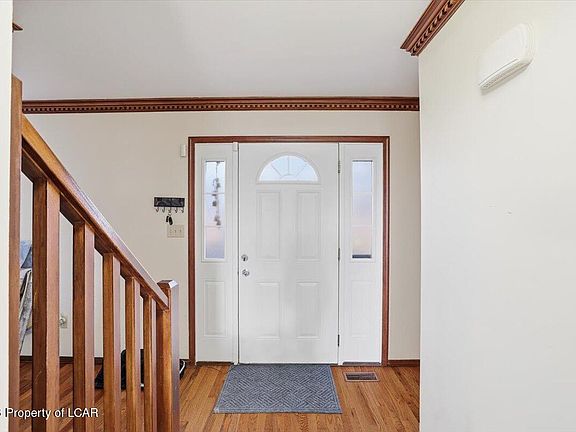 3rd image of 134 Durham Ct