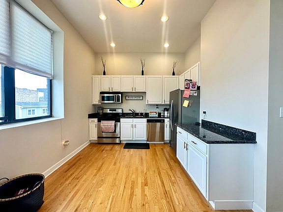 4th image of 1560 W Wabansia Ave APT 3E