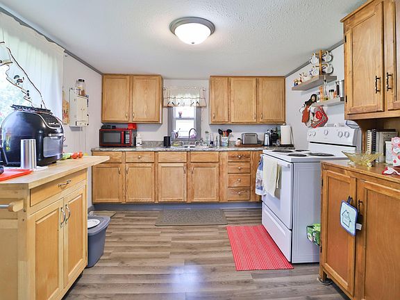 2nd image of 515 2nd St SW