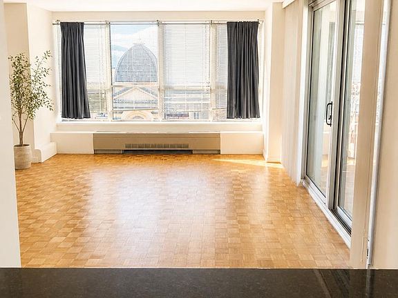 2nd image of 224 W Rittenhouse Sq #815A