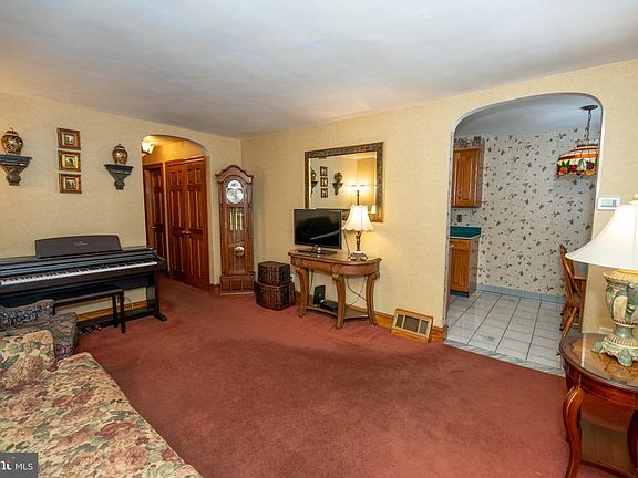 3rd image of 4117 Knorr St