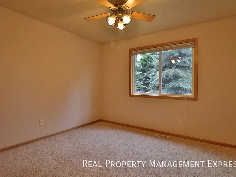 1111 S Dundee Dr — Photo 10